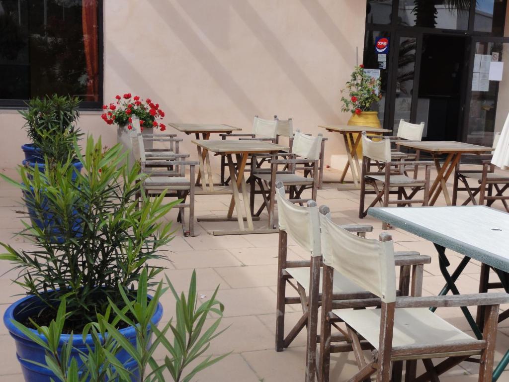 Hotel L'Hacienda Martigues Exterior photo