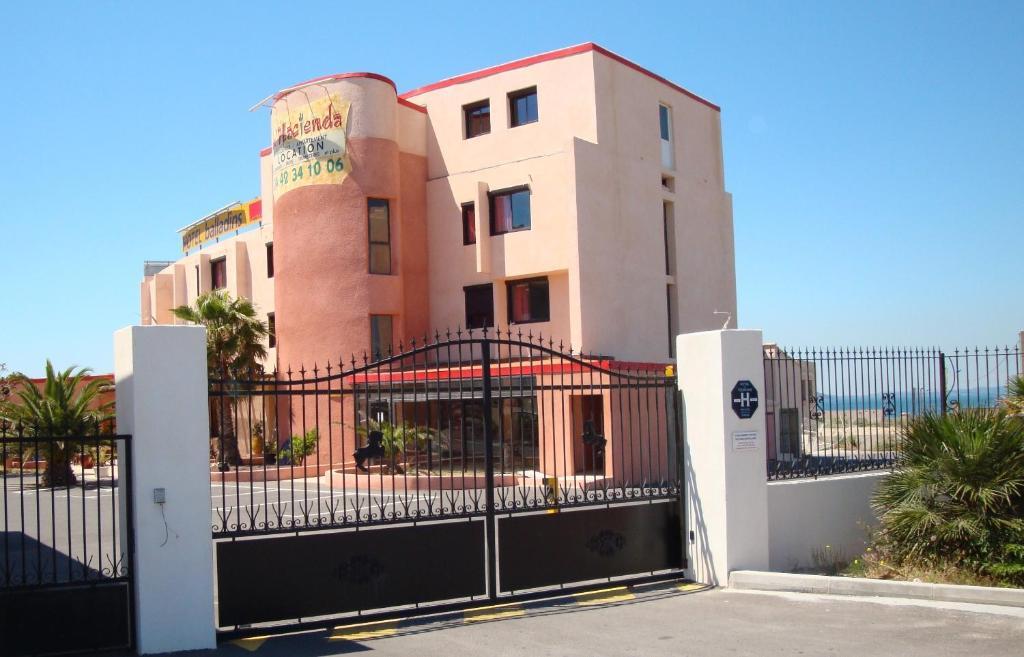 Hotel L'Hacienda Martigues Exterior photo