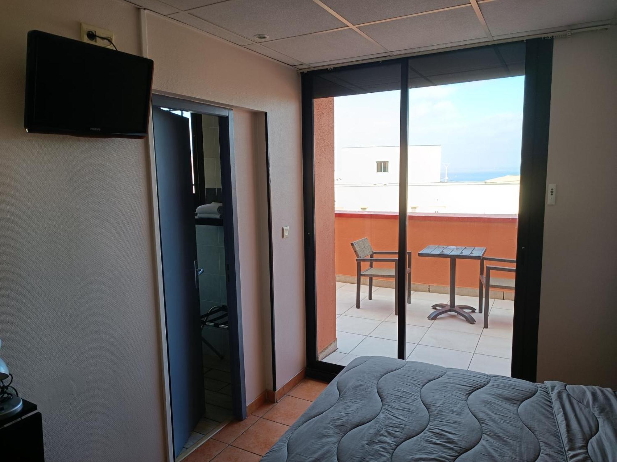 Hotel L'Hacienda Martigues Exterior photo