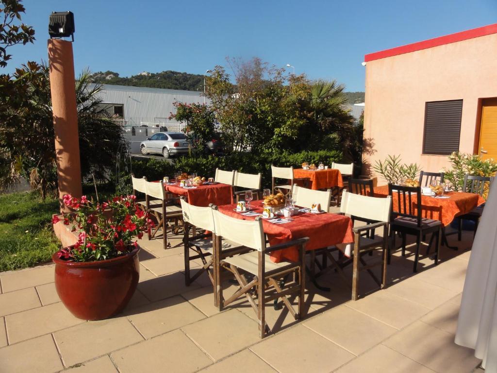 Hotel L'Hacienda Martigues Exterior photo