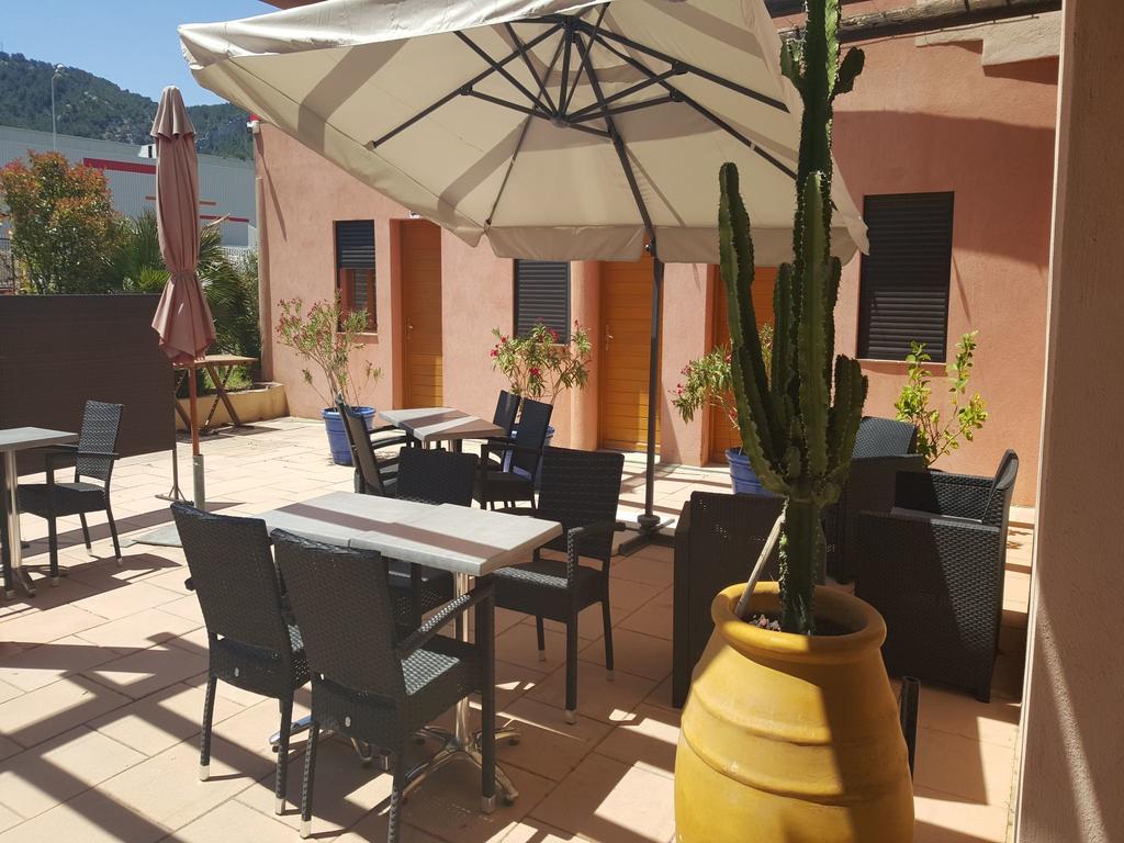 Hotel L'Hacienda Martigues Exterior photo